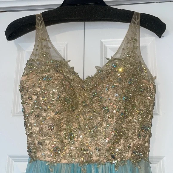 Prom dress - Picture 3 of 11